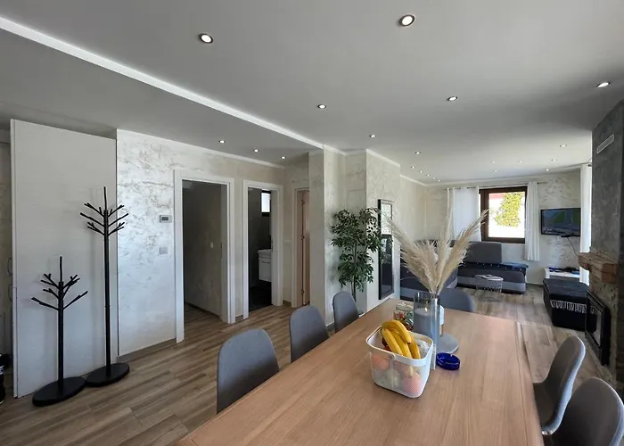 Apartament Apartman Una *